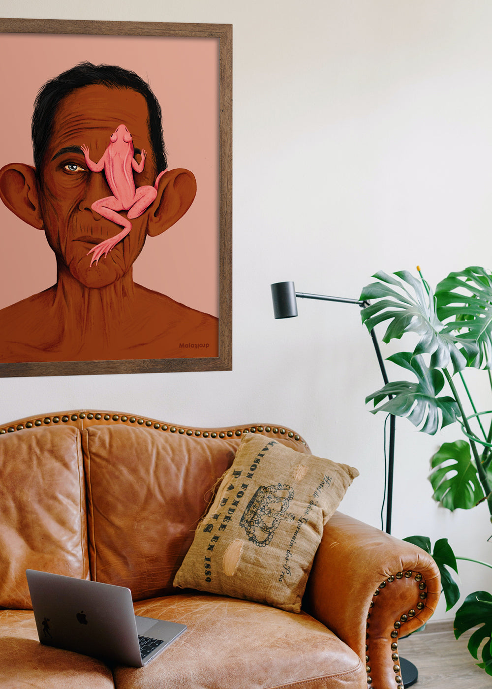 I kollektionen “Sketchy” møder vi farverige mennesker i deres bedste alder. Plakaterne har et analogt udtryk, og kan give ethvert rum et farverigt og uformelt løft. Vi håber at en plakat fra denne serie kan glæde en væg i dit hjem. Alle vores plakater printes på 240 g. mat kvalitetspapir og findes i 7 standardstørrelser. Plakaterne printes på 12-farve plotter, som giver en enestående farvegengivelse.